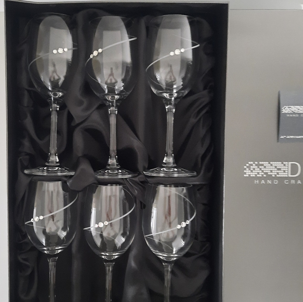 NWOT Wine glasses by Swarovski for Diamante